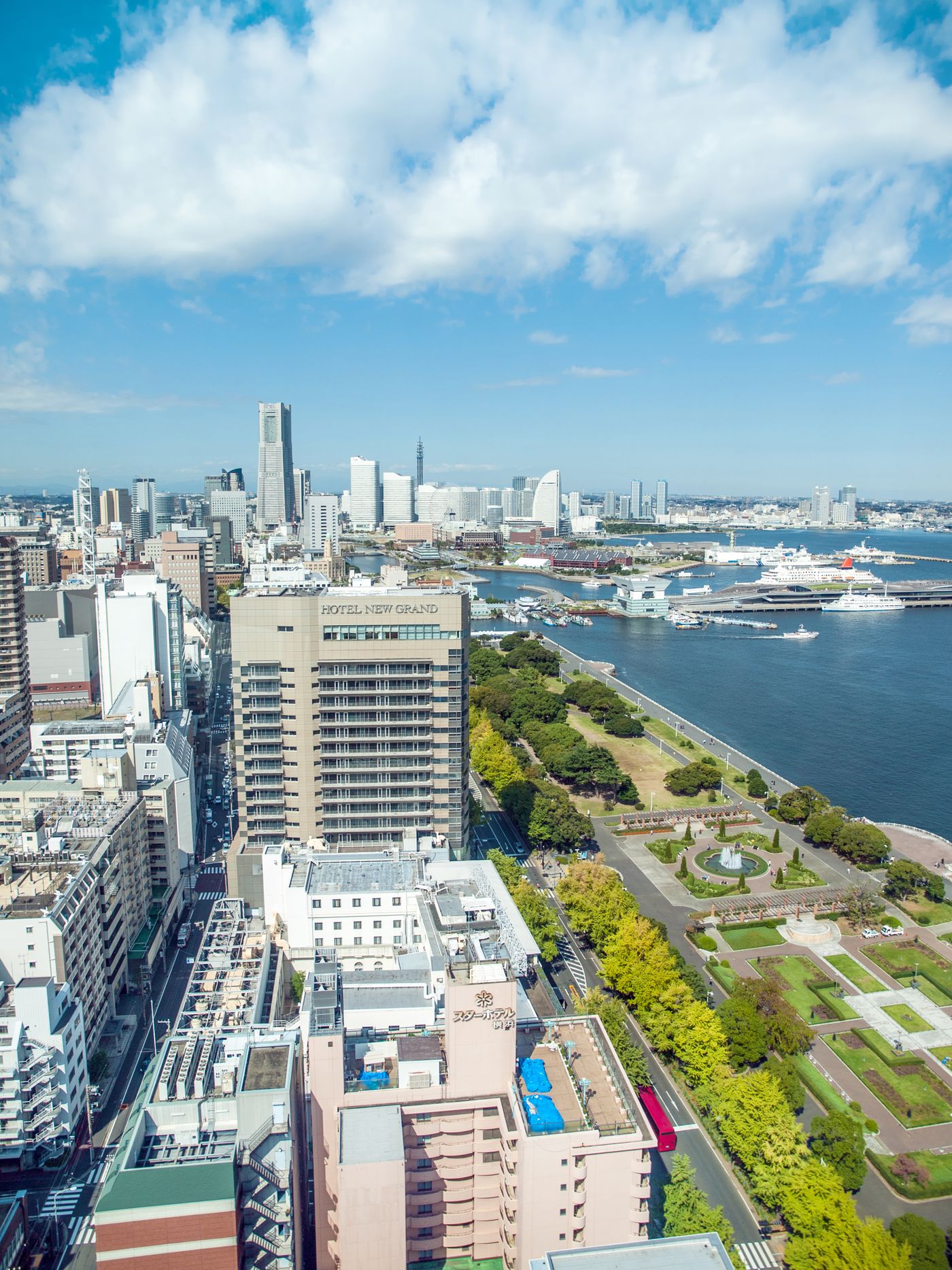 Pelabuhan Yokohama dari atas