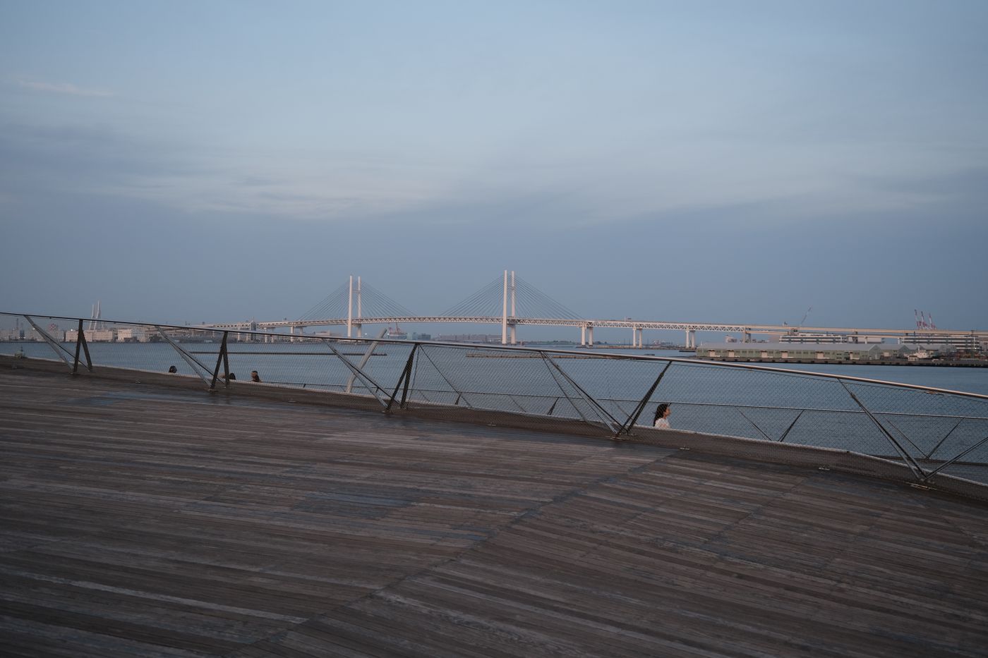 Senja di Jambatan Teluk Yokohama